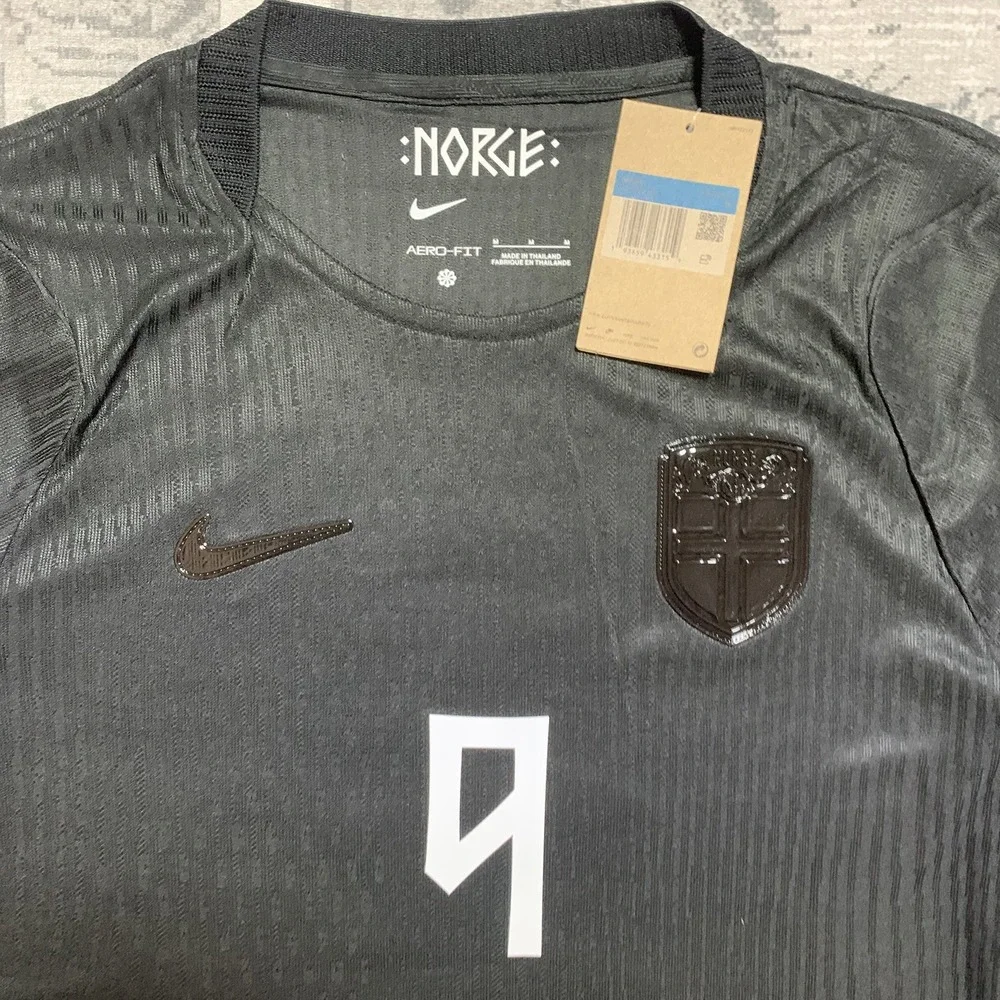 Nike Aero-Fit Black Short Sleeve Soccer Jersey Braut Haaland #9 Size Medium NWT